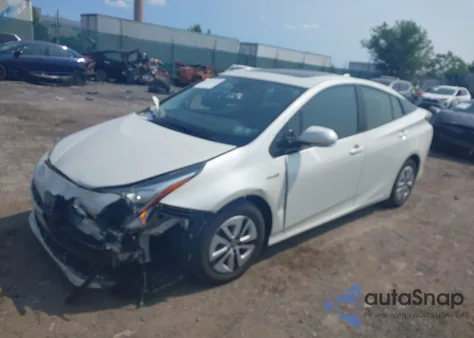 2018 Toyota Prius Four z USA, uszkodzony, nr VIN JTDKARFU0J3554627